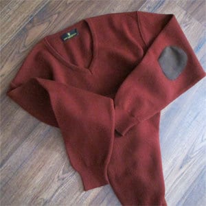 Roter Strickpullover